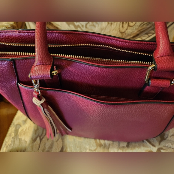 Bass Cranberry Red, Satchel Bag/w Matching clutch bag and Billfold NWOT - Picture 7 of 16